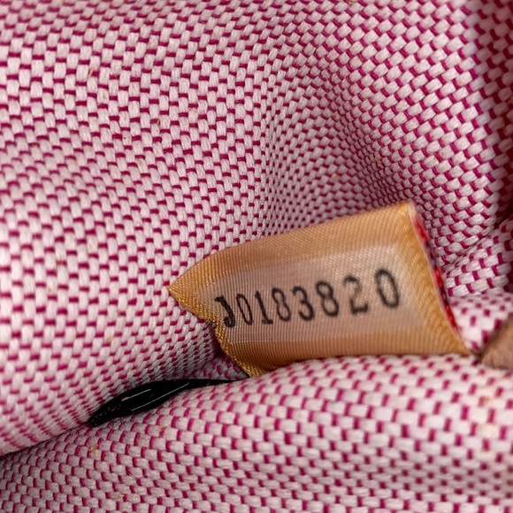 🌟Dooney & Bourke Signature Crossword Zip Satchel w/COA🌟 - Picture 8 of 9